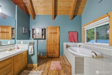 6323 N Lake Cushman Road Hoodsport WA 98548
