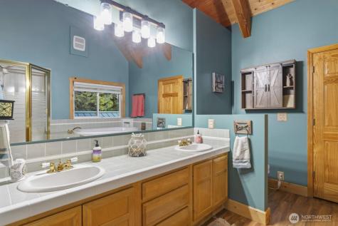 6323 N Lake Cushman Road Hoodsport WA 98548