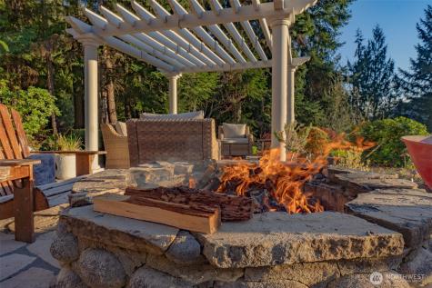 6323 N Lake Cushman Road Hoodsport WA 98548