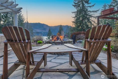 6323 N Lake Cushman Road Hoodsport WA 98548