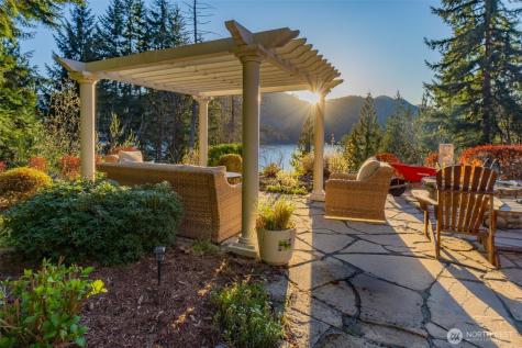 6323 N Lake Cushman Road Hoodsport WA 98548