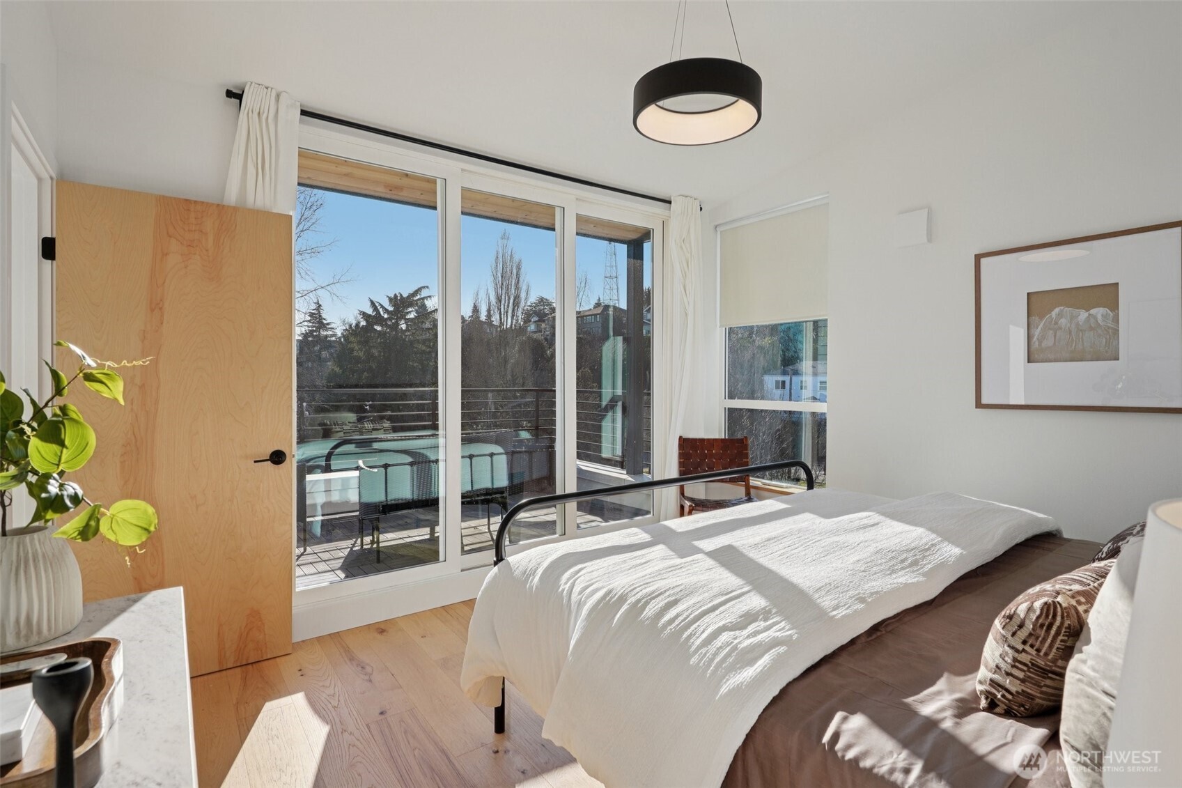 515 Howe Seattle WA 98109