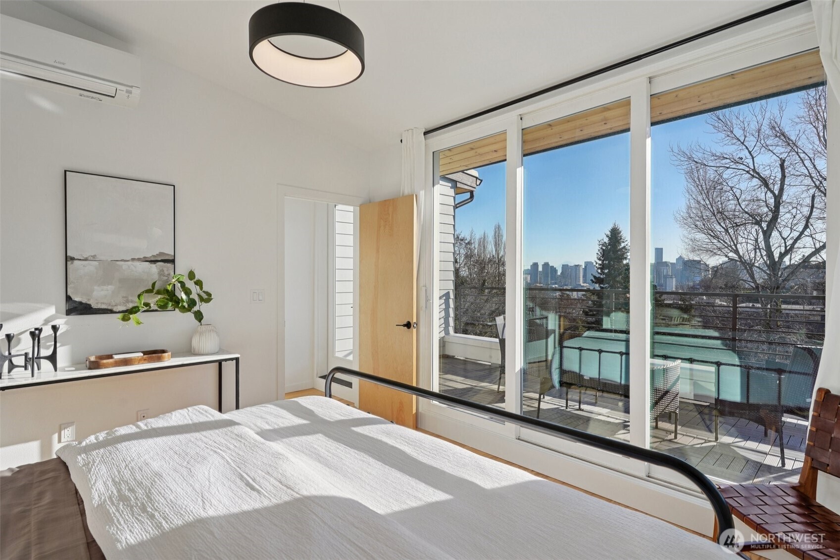 515 Howe Seattle WA 98109