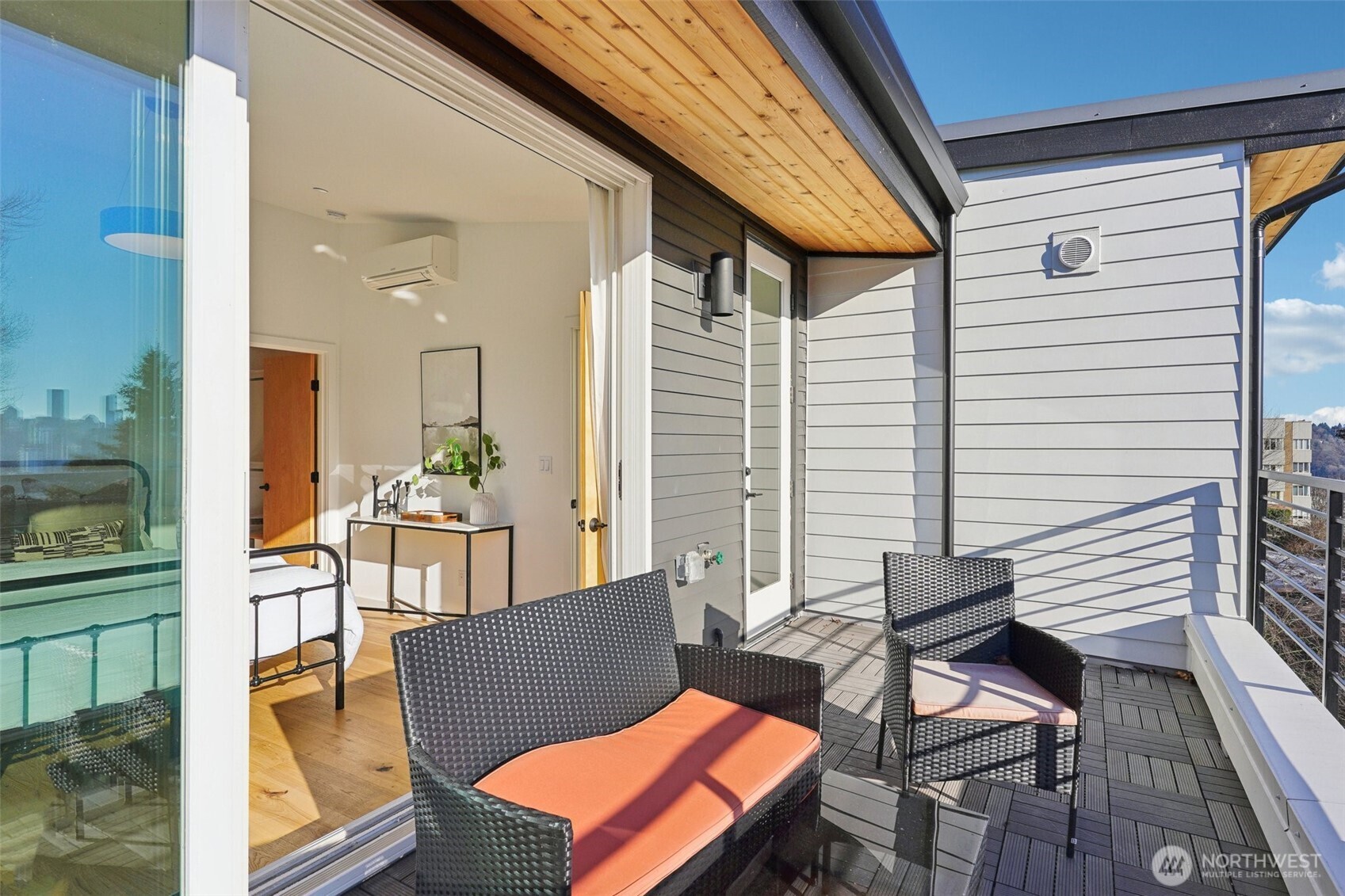 515 Howe Seattle WA 98109