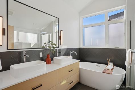 515 Howe Seattle WA 98109