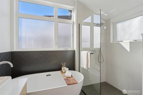515 Howe Seattle WA 98109