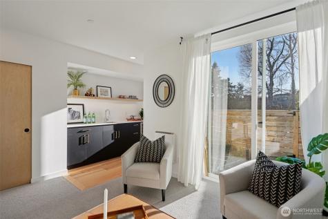515 Howe Seattle WA 98109