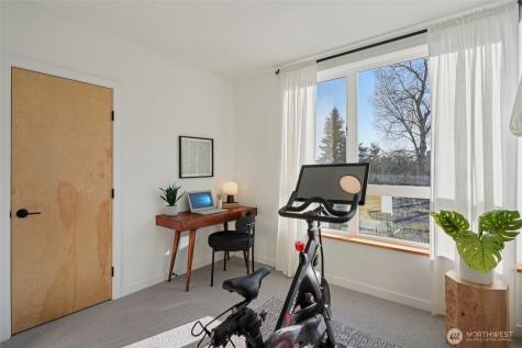 515 Howe Seattle WA 98109