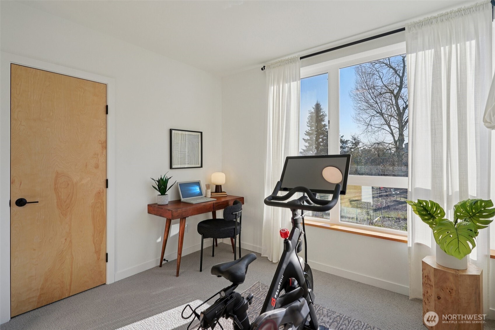 515 Howe Seattle WA 98109