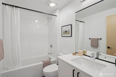515 Howe Seattle WA 98109