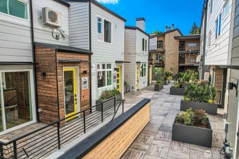 515 Howe Seattle WA 98109