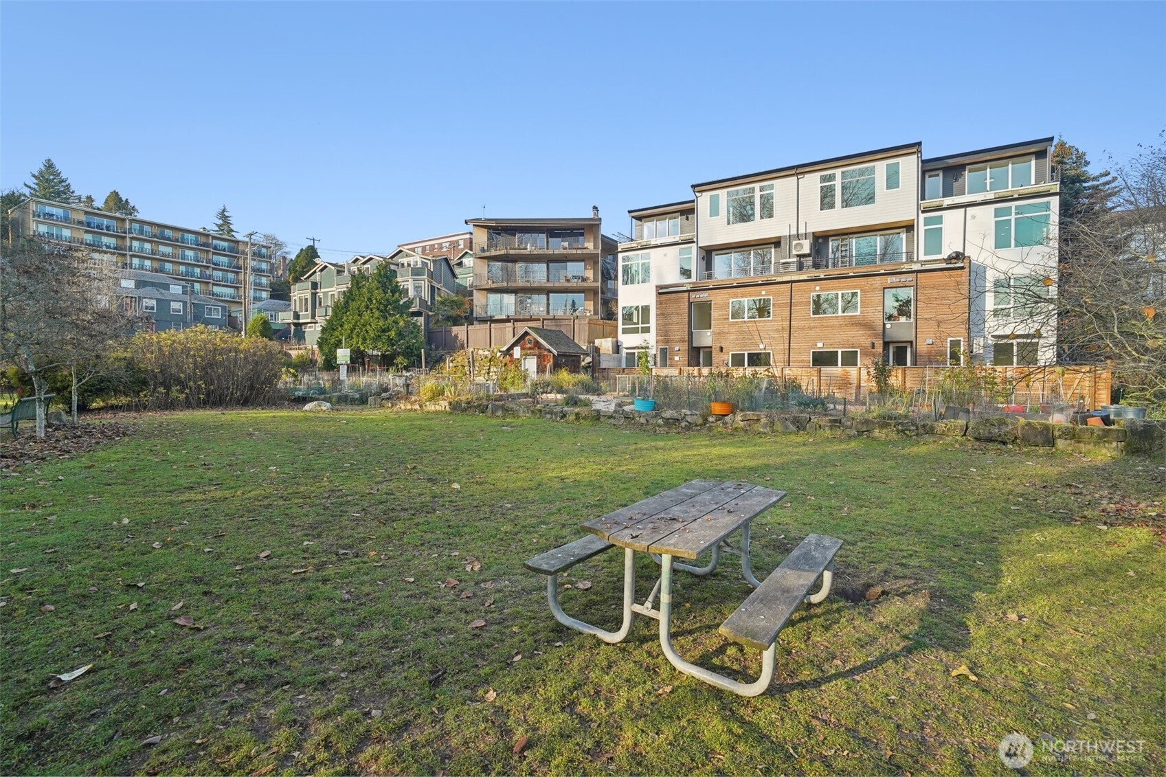 515 Howe Seattle WA 98109
