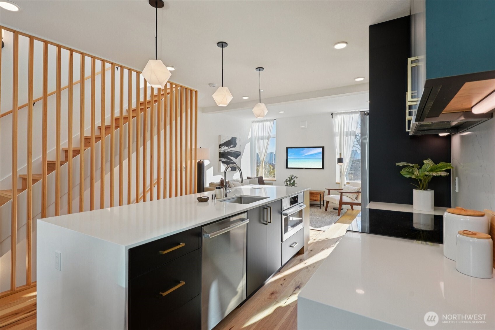 515 Howe Seattle WA 98109