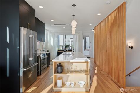 515 Howe Seattle WA 98109