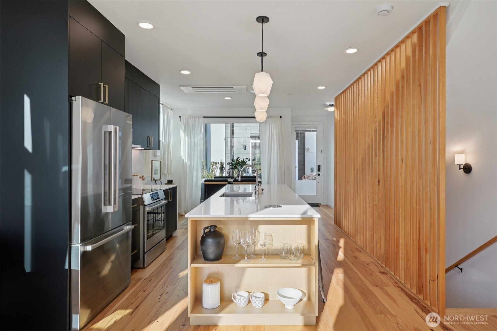 515 Howe Seattle WA 98109