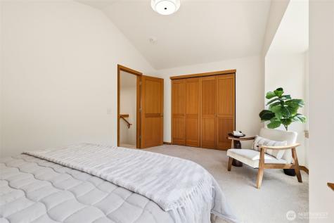 9243 Ashworth Avenue N Seattle WA 98103