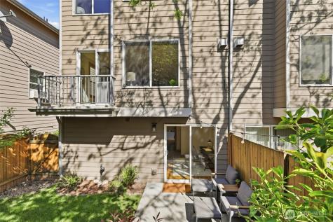 9243 Ashworth Avenue N Seattle WA 98103