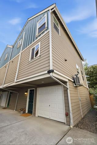 9243 Ashworth Avenue N Seattle WA 98103