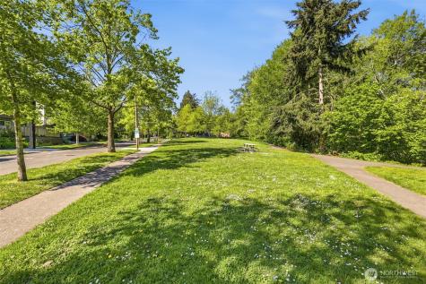 9243 Ashworth Avenue N Seattle WA 98103