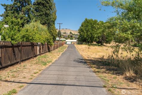 2731 Sunset Highway East Wenatchee WA 98802