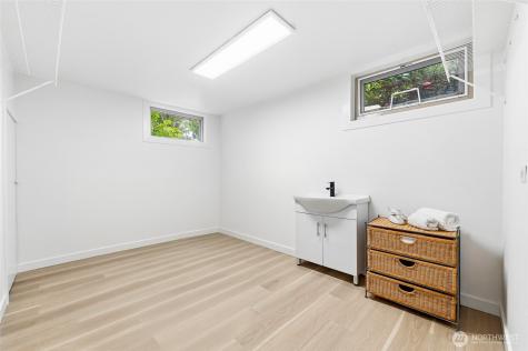 10825 Marine View Drive SW Seattle WA 98146