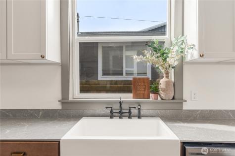 915 Eklund Avenue Hoquiam WA 98550
