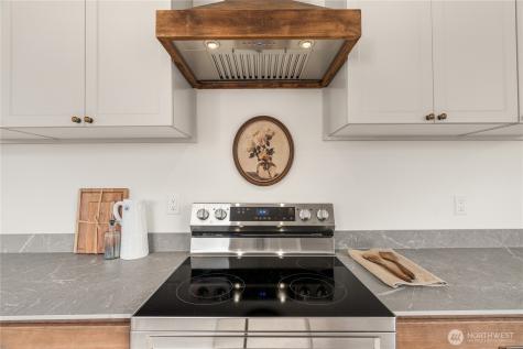 915 Eklund Avenue Hoquiam WA 98550