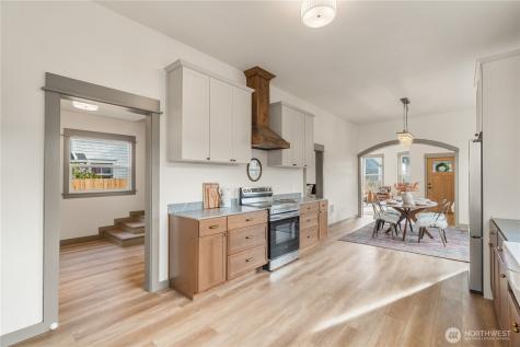 915 Eklund Avenue Hoquiam WA 98550