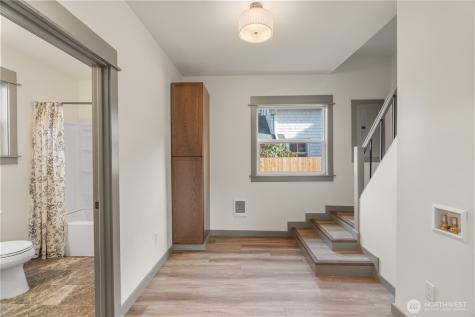 915 Eklund Avenue Hoquiam WA 98550