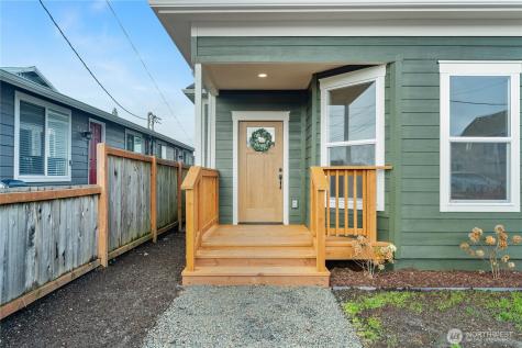 915 Eklund Avenue Hoquiam WA 98550