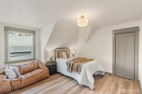915 Eklund Avenue Hoquiam WA 98550