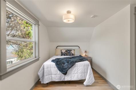 915 Eklund Avenue Hoquiam WA 98550