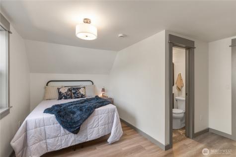 915 Eklund Avenue Hoquiam WA 98550