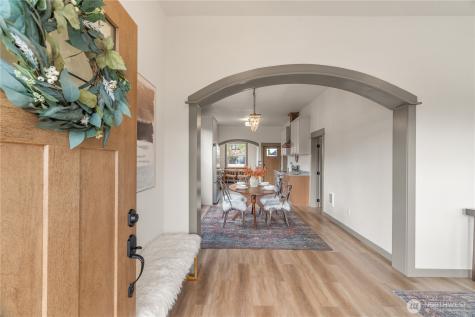 915 Eklund Avenue Hoquiam WA 98550
