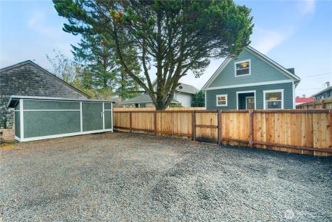 915 Eklund Avenue Hoquiam WA 98550