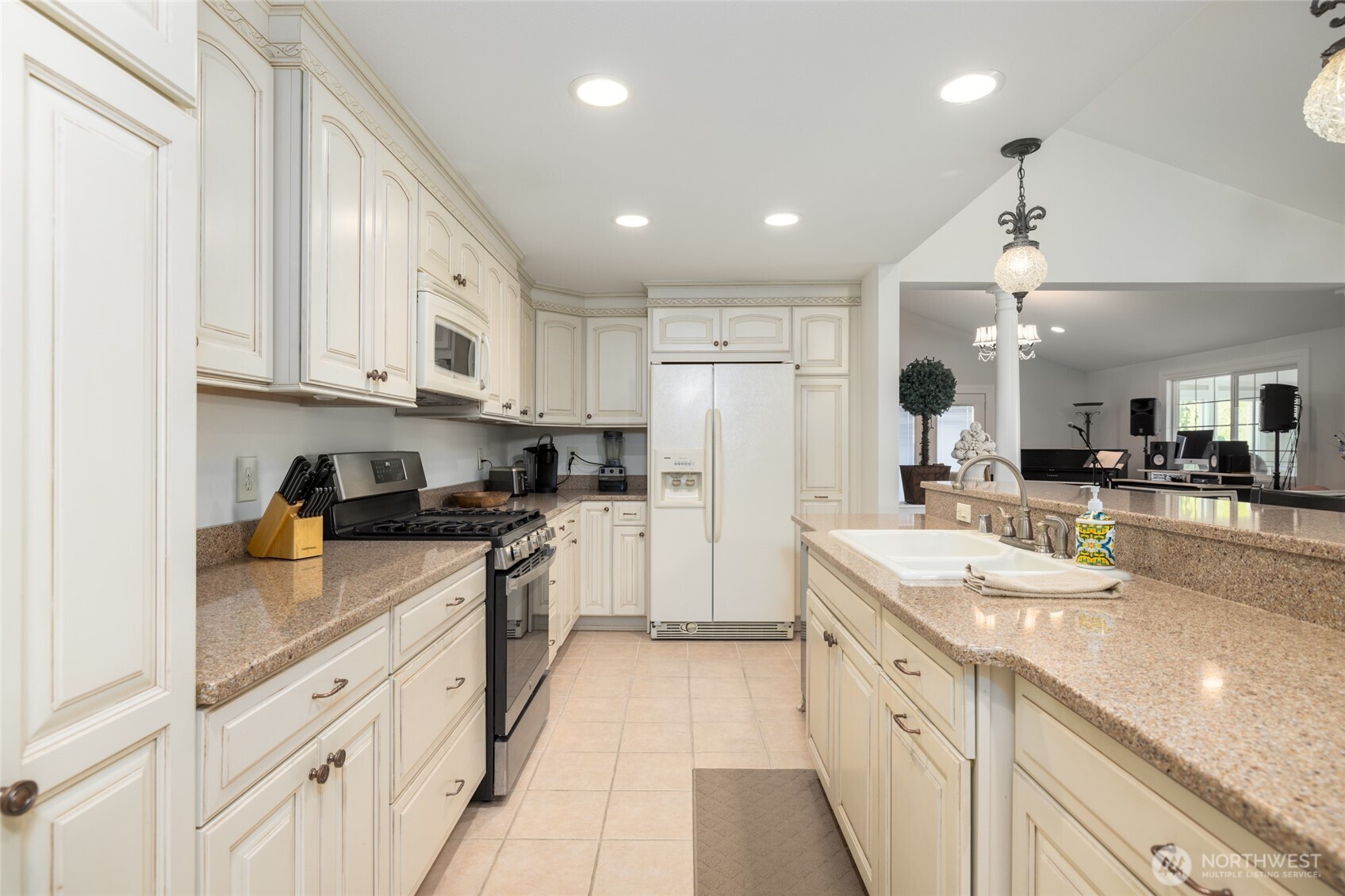 733 Maple Avenue La Conner WA 98257