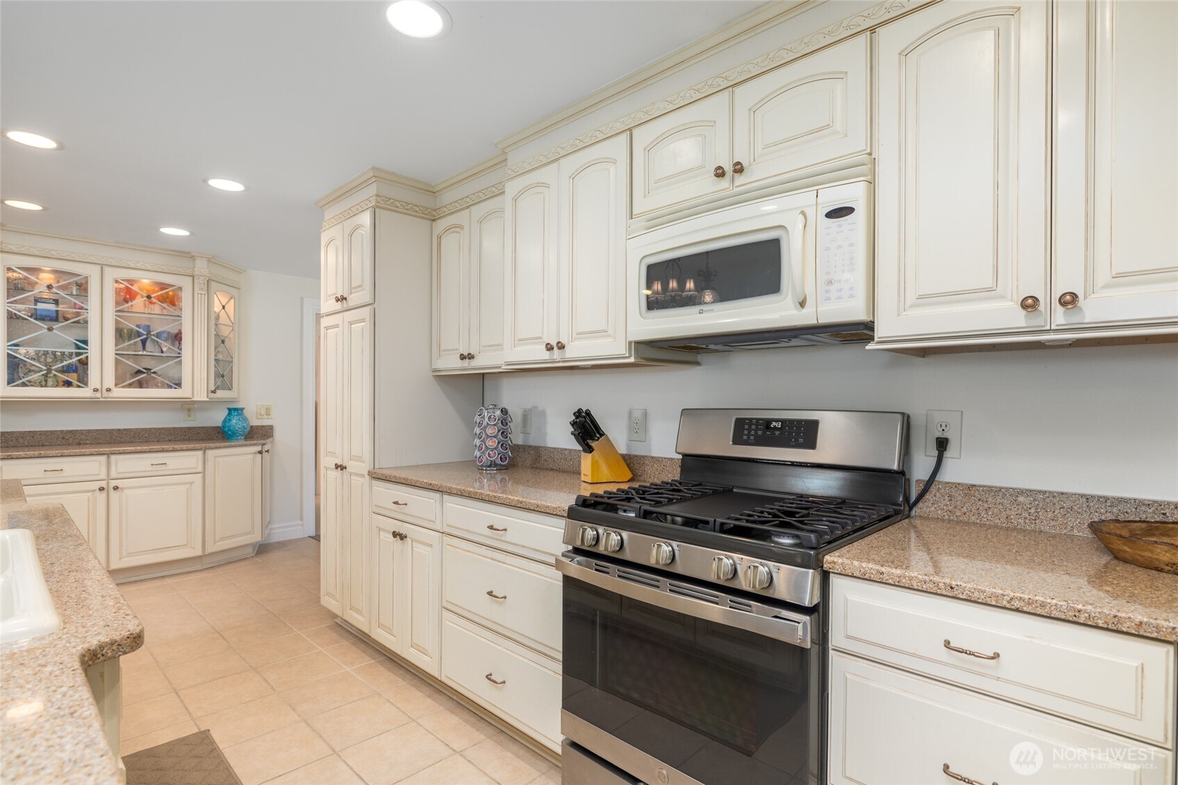 733 Maple Avenue La Conner WA 98257