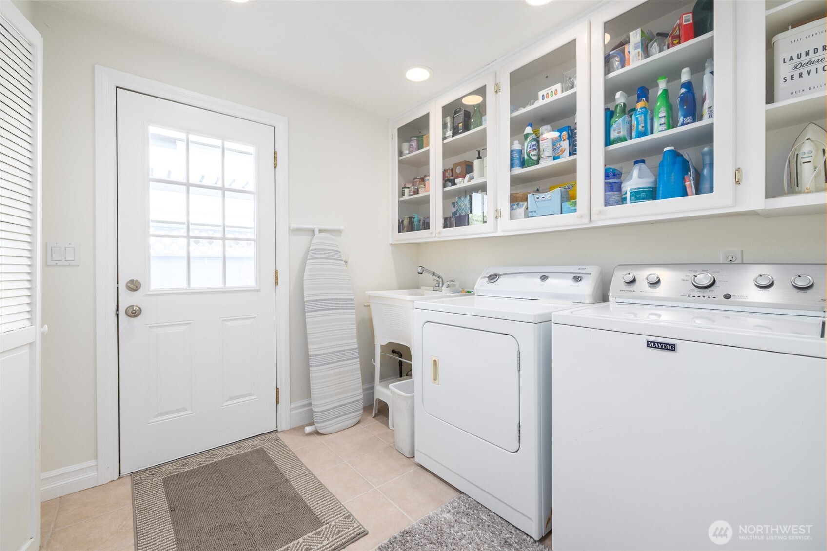 733 Maple Avenue La Conner WA 98257