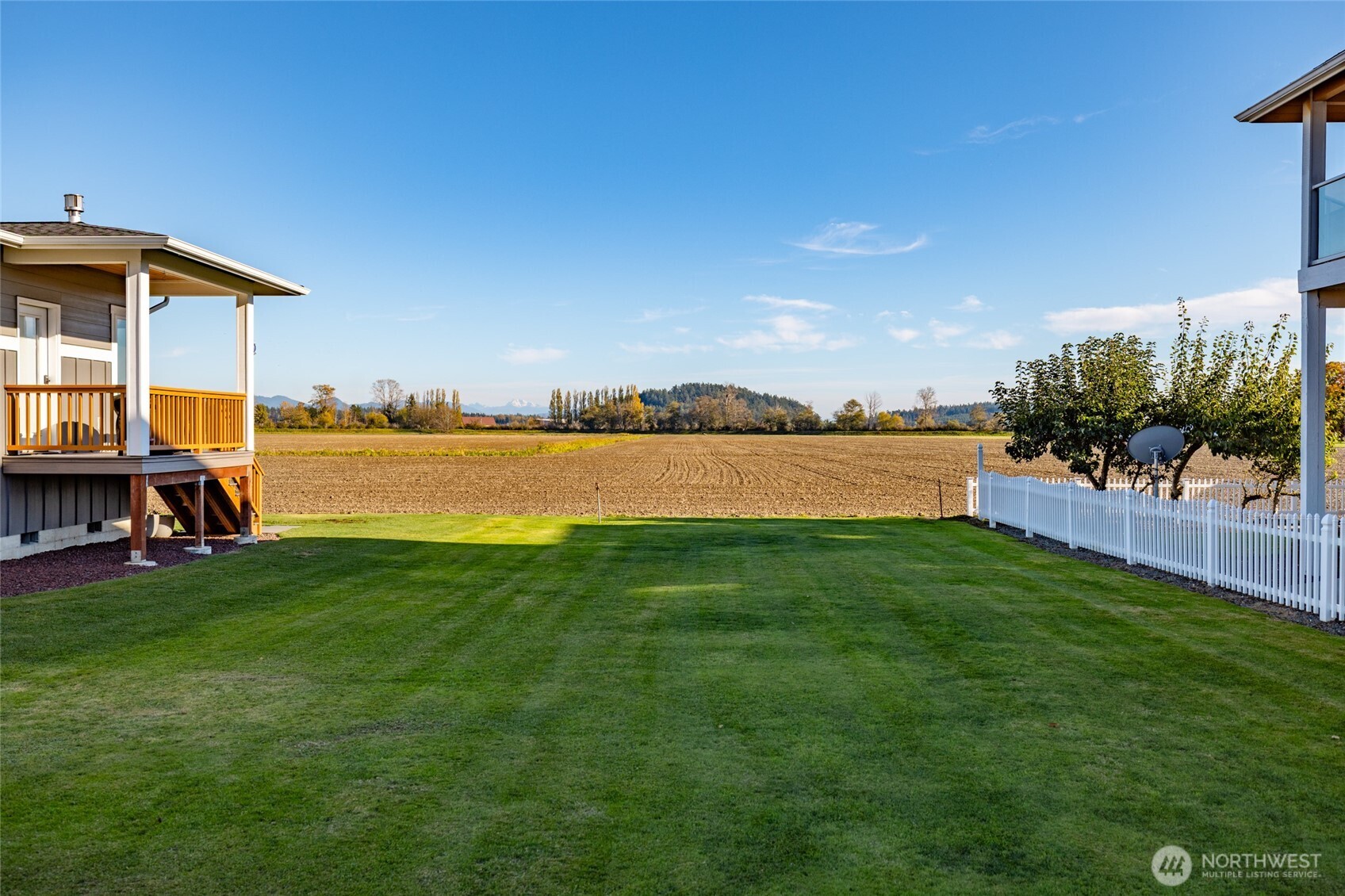 733 Maple Avenue La Conner WA 98257