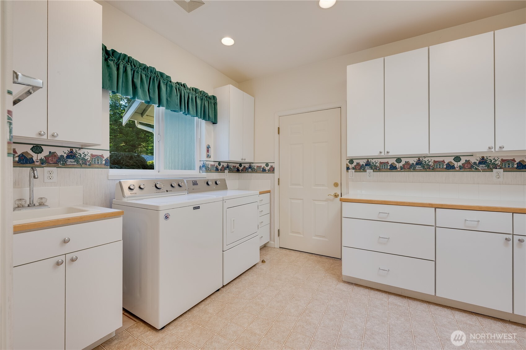 17340 Maple Lane La Conner WA 98257