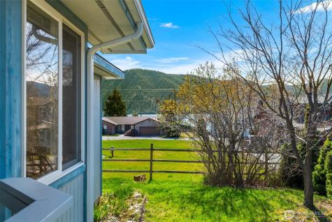 40 Mclallen Lane Manson WA 98831