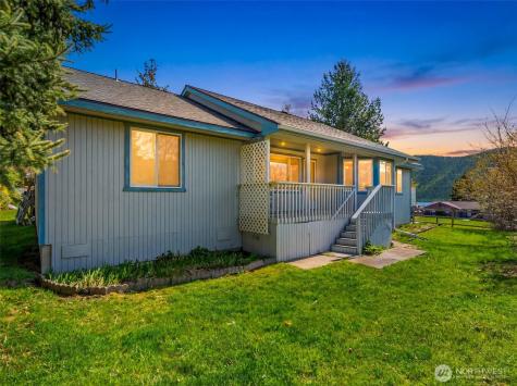 40 Mclallen Lane Manson WA 98831