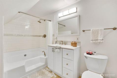 12528 Clear Lake North Road E Eatonville WA 98328