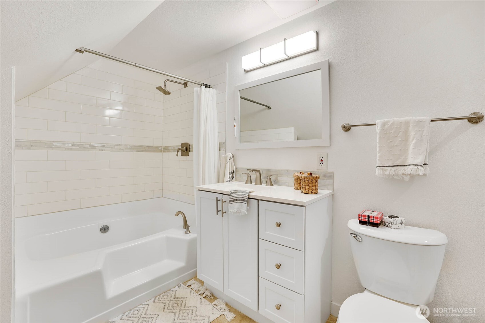 12528 Clear Lake North Road E Eatonville WA 98328