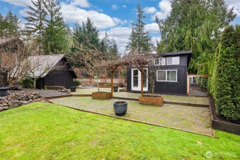 12528 Clear Lake North Road E Eatonville WA 98328