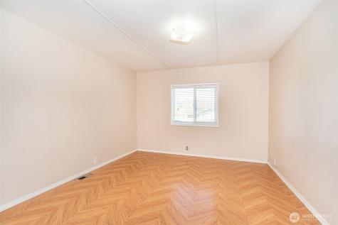 1002 Riepma Avenue Oak Harbor WA 98277