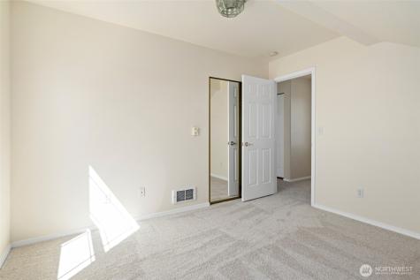 45 N Oak Harbor Street Oak Harbor WA 98277