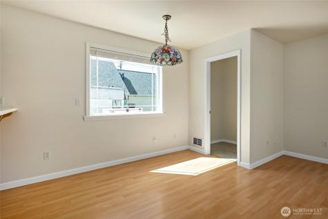 45 N Oak Harbor Street Oak Harbor WA 98277