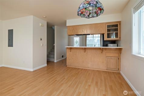 45 N Oak Harbor Street Oak Harbor WA 98277