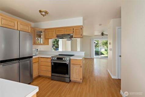 45 N Oak Harbor Street Oak Harbor WA 98277